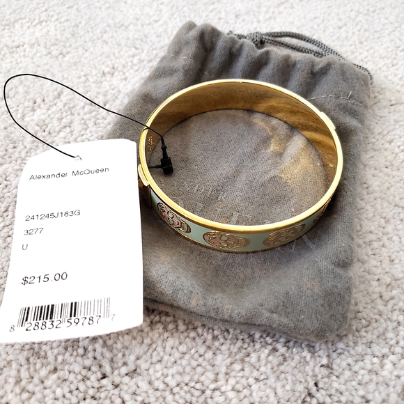 Alexander McQueen Enamel Skull Bangle in Mint Green - Gold - Picture 2 of 5